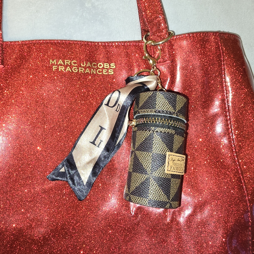 MARC JACOBS FRAGRANCE RED SHIMMER TOTE BAG - Picture 4 of 8